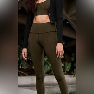 Alo Yoga Micro Houndstooth Dark Olive/black Leggings